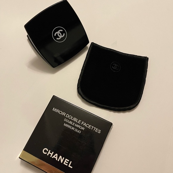 Chanel Compact Mirror - Picture 2 of 10